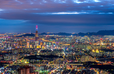 Fototapeta premium Seoul city at night, south Korea 