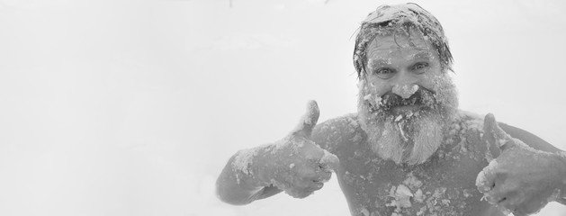 Bearded man, after bathing in the snow - 274172774