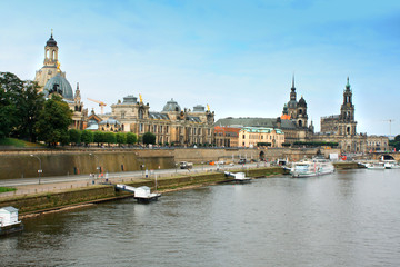 Obraz premium cityscape of Dresden city in Germany on Elbe River.