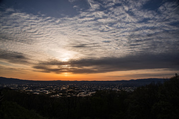 砺波・散居村の夕暮れ