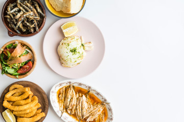 Mixed of fish ( cuttlefish, sardines, fried, salad with salmon)