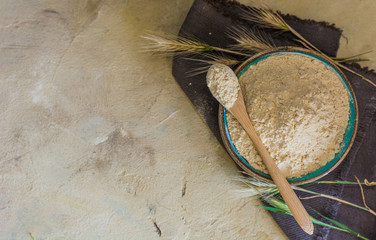 gluten flour with high protein index.
