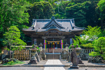 Fototapeta na wymiar 伊豆　白浜神社の拝殿