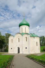 Fototapeta na wymiar Spaso-Preobrazhensky Cathedral in Pereslavl-Zalessky, Yaroslavl region, Russia