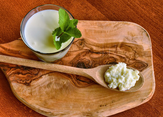 Kefir enriched with some mint leaves