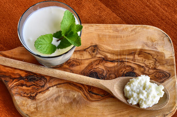Kefir enriched with some mint leaves