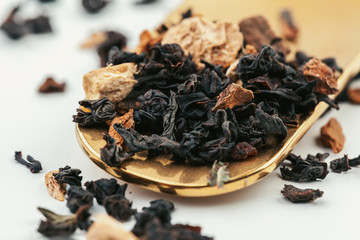 Fototapeta na wymiar Heap of dried tea leaves close up