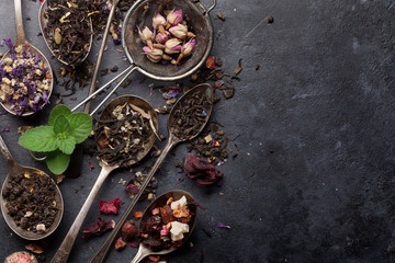 Mix of herbal and fruit dry teas