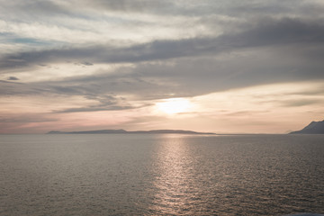 Fototapeta na wymiar Sonnenuntergang über dem Meer 