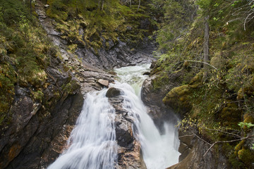 Fototapeta premium Krimmler Wasserfälle - weltberühmte Sehenswürdigkeit in Österreich