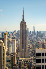 Empire State Building en wolkenkrabbers in het centrum van New York stadsgezicht uitzicht vanaf het Rockefeller Center op het dak