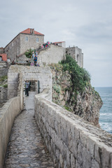 Auf der Stadtmauer in Dubrovnik