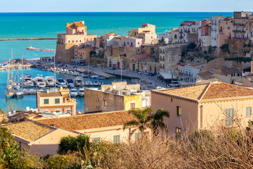 Obraz premium Castello Mare del Golf. Old Sicilian village.