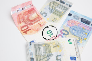 Euros, dinero en billetes y monedas, especulación, bancos, economía