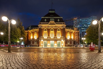 Konzerthaus bei nacht