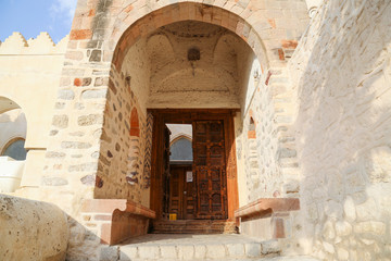  The gate of the historic Mosque ' Al-Ashrafieh ' in Taiz City.