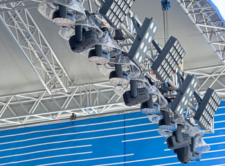 Light heads equipment