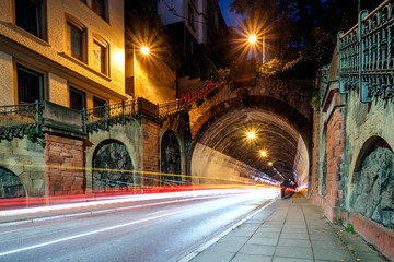 Blick über Stuttgart-West, Pragtunnel, zur blauen Stunde