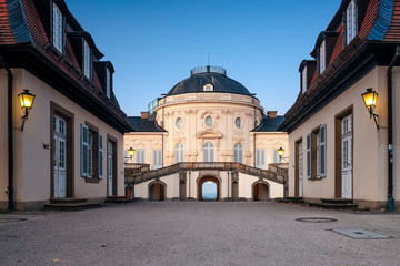 Das Schloss Solitude zur blauen Stunde