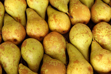 bright juicy organıc pears in market