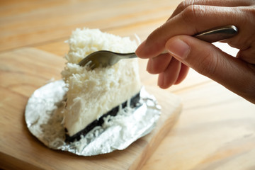 WHITE CHOCOLATE CHEESECAKE