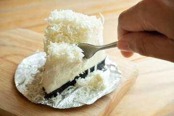 WHITE CHOCOLATE CHEESECAKE