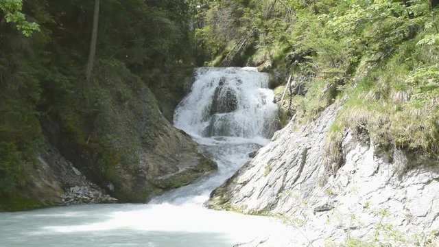 Der Wasserfall am Obernachkanal