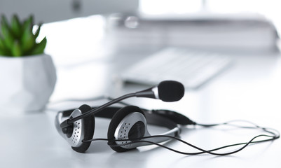 Communication support, call center and customer service help desk