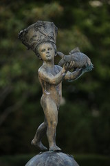 statue fontaine poissy