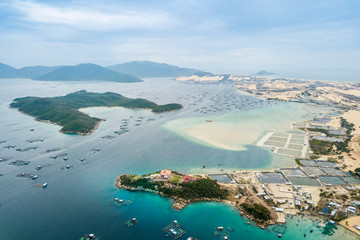 Obraz premium Aerial image of Son Dung beach, a very famous tourist site in Central Vietnam