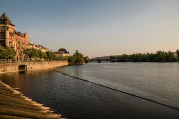Obraz premium Vedute al tramonto sul Ponte San Carlo di Praga