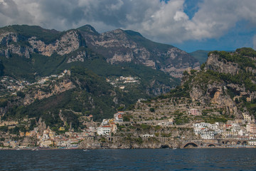 Fototapeta na wymiar Veduta panoramica di Amalfi in Campania sul mar Tirreno