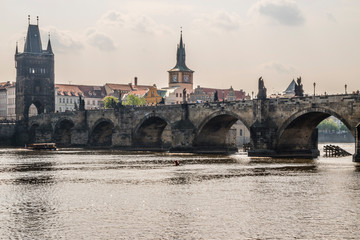 Fototapeta na wymiar Ponte san Carlo, scorci di Praga