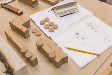 Nachhaltiges Spielzeug aus Holz entwerfen und planen. Design sustainable wooden toys.