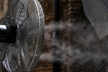 refresher fan with cold water spray