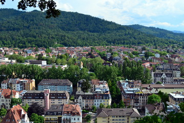 Fototapeta na wymiar Blick auf Freiburg-Wiehre und Oberau
