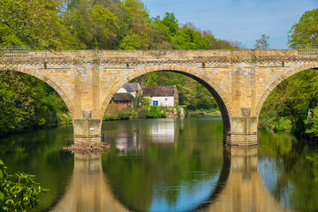 Fototapeta na wymiar Prebends Bridge, one of three stone-arch bridges crossing River Wear in Durham, England