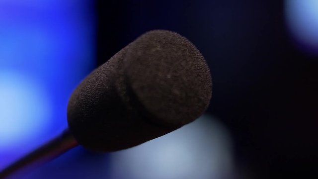 speaker microphone in big venue