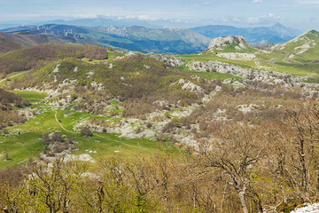 Fototapeta na wymiar Aizkorri mountain and natural park in Gipuzkoa, Spain