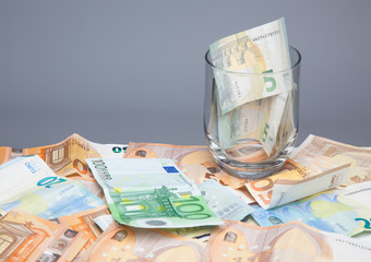 Dinero en billetes de Euro, útil para la compra de bienes de equipo, para ir de compras al...