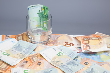 Dinero en billetes de Euro, útil para la compra de bienes de equipo, para ir de compras al...