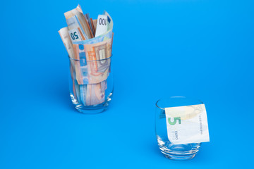 Dinero en billetes de Euro, útil para la compra de bienes de equipo, para ir de compras al...