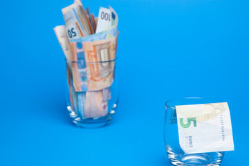 Dinero en billetes de Euro, útil para la compra de bienes de equipo, para ir de compras al...