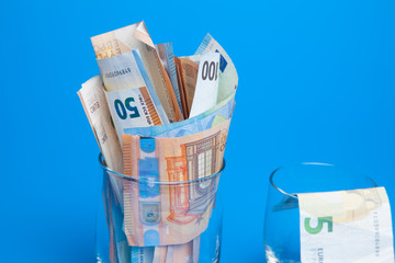 Dinero en billetes de Euro, útil para la compra de bienes de equipo, para ir de compras al...