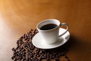 テーブルの上のコーヒー