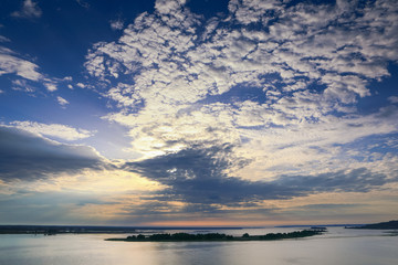Fototapeta premium magnificent sunrise over the water