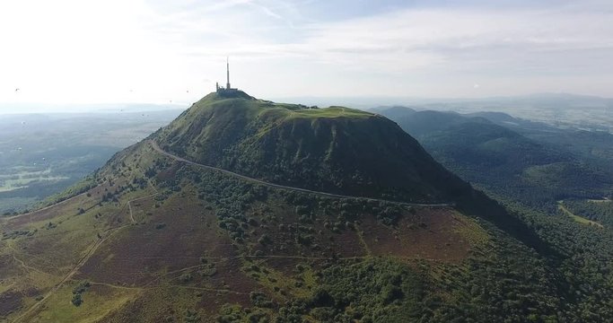 Puy de Dome, Clermont-Ferrand, Vulcanic Mountain