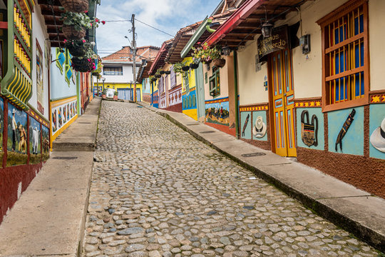 Plazoleta de los Zocalos Guatape