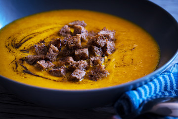 Suppe, kochen, Kürbis, Cremesuppe, gesund, Essen, Diät, Vegan, Vegetarisch