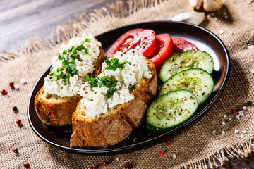 Sandwiches with cottage cheese and vegetables